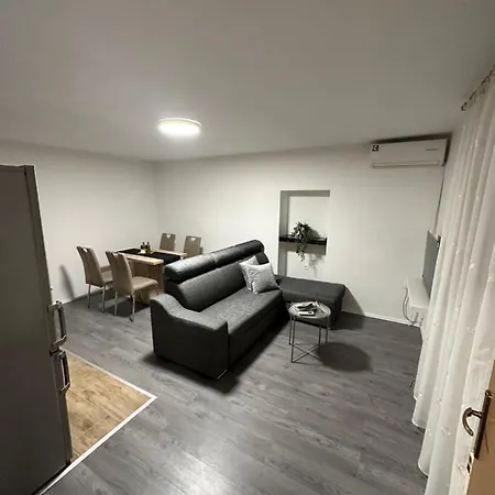 Apartma Bella *